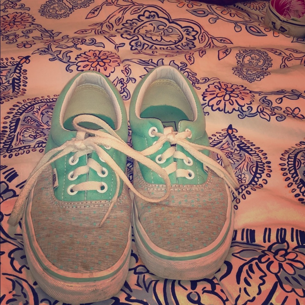 VANS ORIGINAL SNEAKER SIZE 6. GREY AND TURQUOISE BLUE. WILLING TO NEGOTIATE‼️